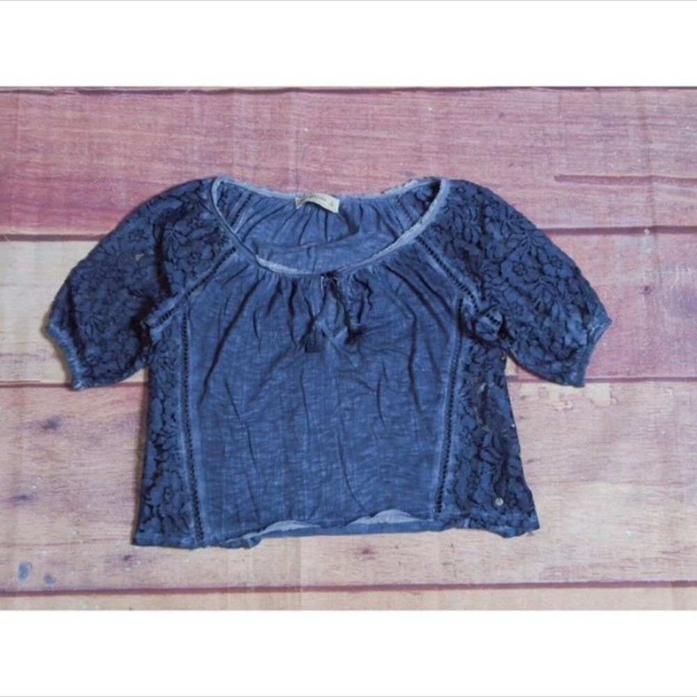 Women's Abercrombie & Fitch Navy Lace Sleeve Crop Top small